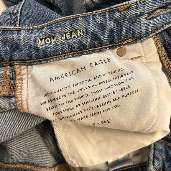 ✖️SOLD✖️ American Eagle Ripped Mom Jeans Size 0 Regular - Picture 13 of 13